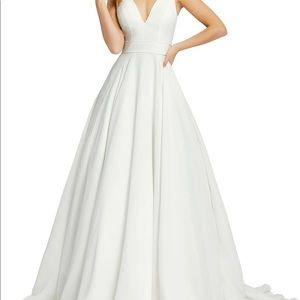 Mac Duggal Plunging Neckline Sleeveless Maxi Gown Sz 8